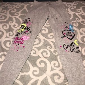 I’m selling comfy sweat pants and it feels nice to